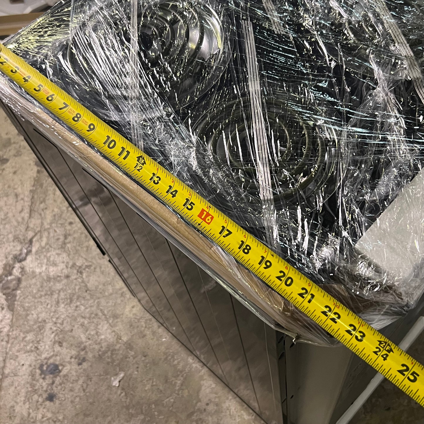 ZA@ PREMIUM LEVELLA  Freestanding Electric Range 240V PRE2027GB Sz 19.5" x 25.2" x 39.3" Black (New)