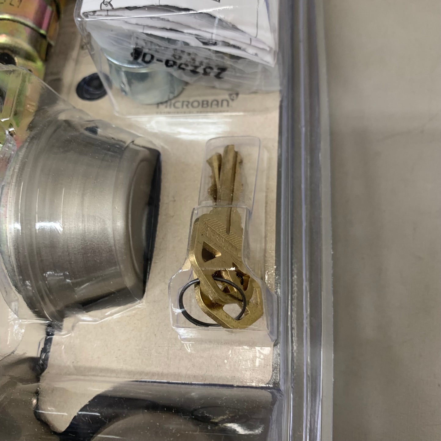 KWIKSET Single Cylinder Deadbolt Keyed Entry Door Knob Combo 2-3/8"x 2-3/4" Silver 96900-320