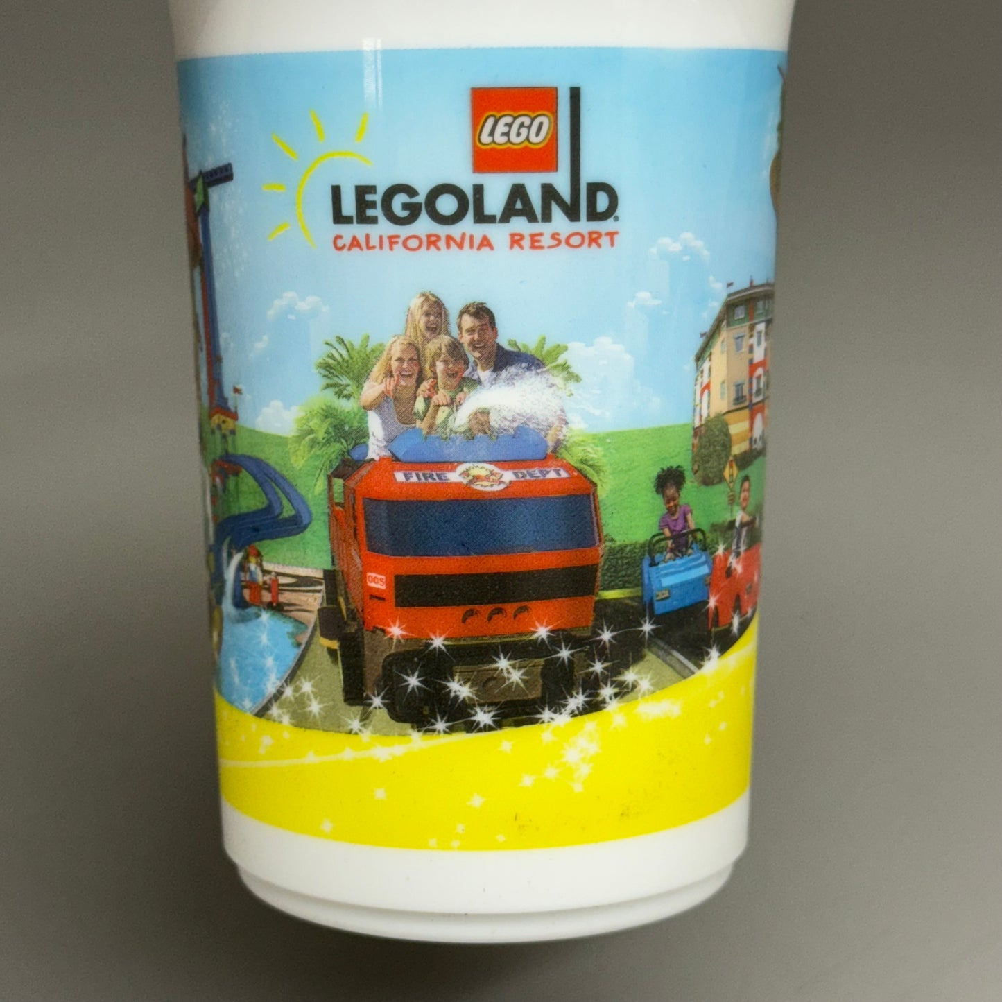 LEGOLAND California Resort (30-PACK) Plastic Cup w/ Lid & Straw 10 oz AUTHENTIC!