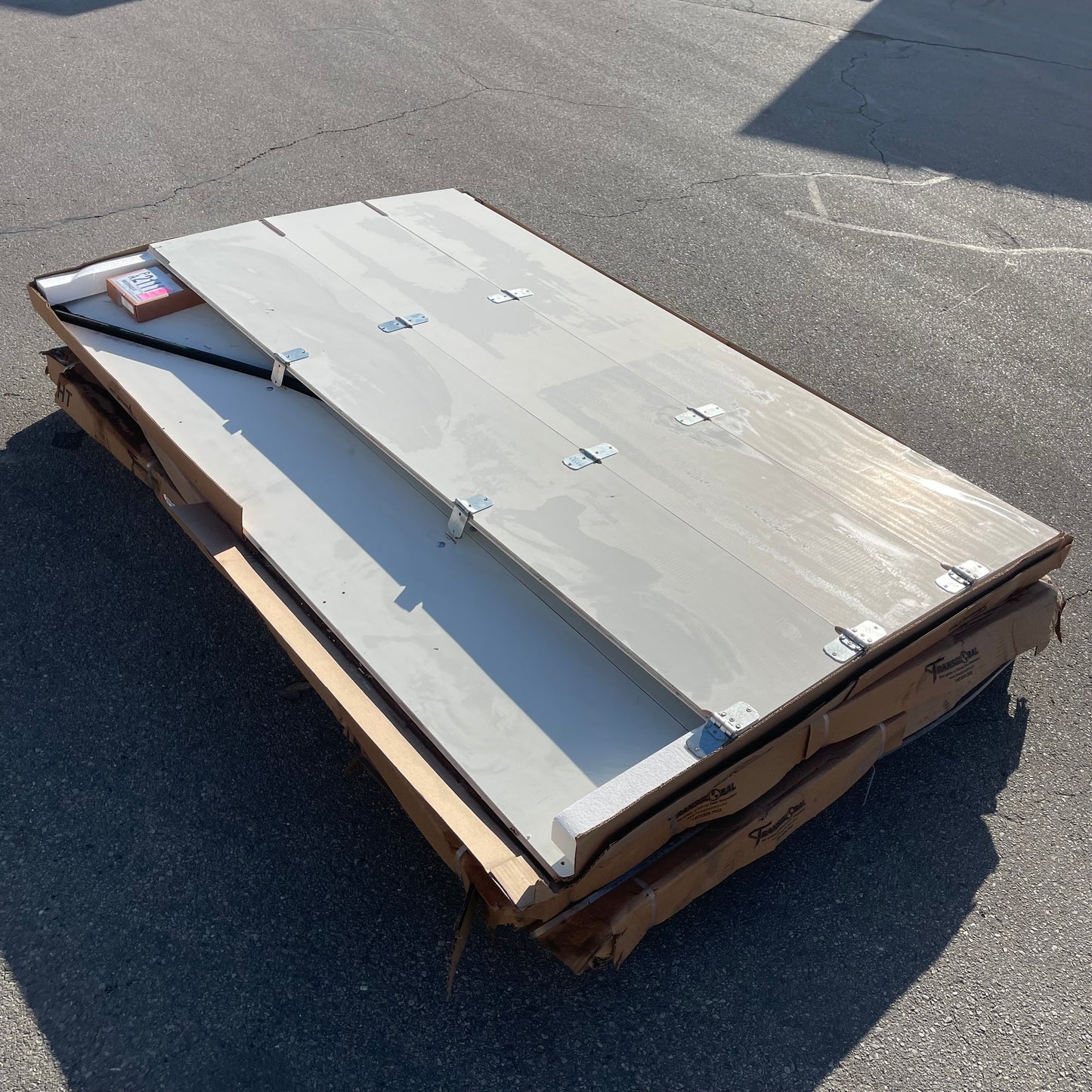 ZA@ Pallet of TRANSGLOBAL Roll-up Doors & Hardware 96”x105” White TGU96X105 (AS-IS)