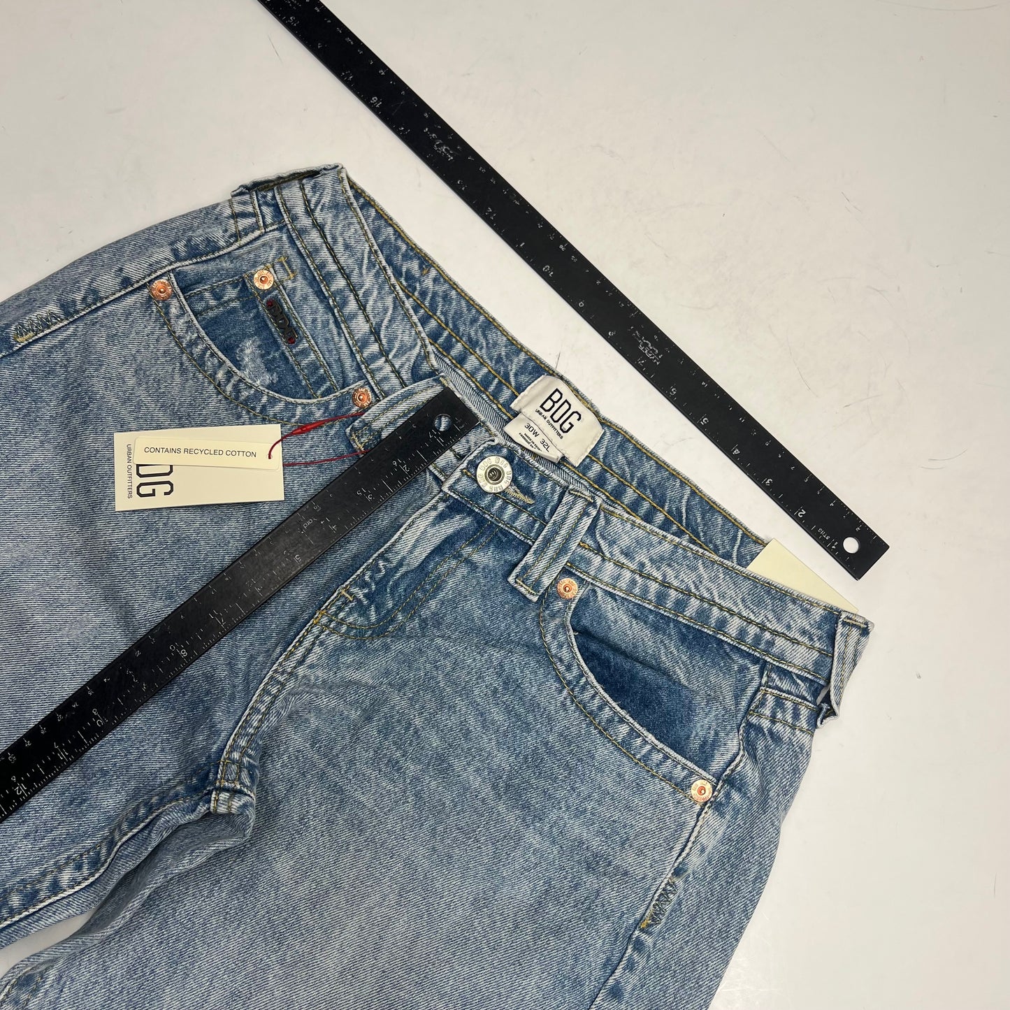 URBAN OUTFITTERS Kayla Low Rider Wide Leg Jeans Women's Sz 30W 32L Bleach