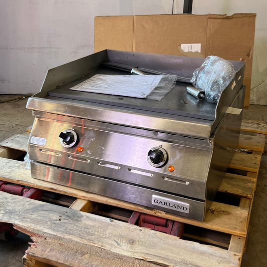 GARLAND Electric Commercial Range Sz 24"W x 24"L x 14"H, ED-24G (New w/ Damage, One Leg Missing)