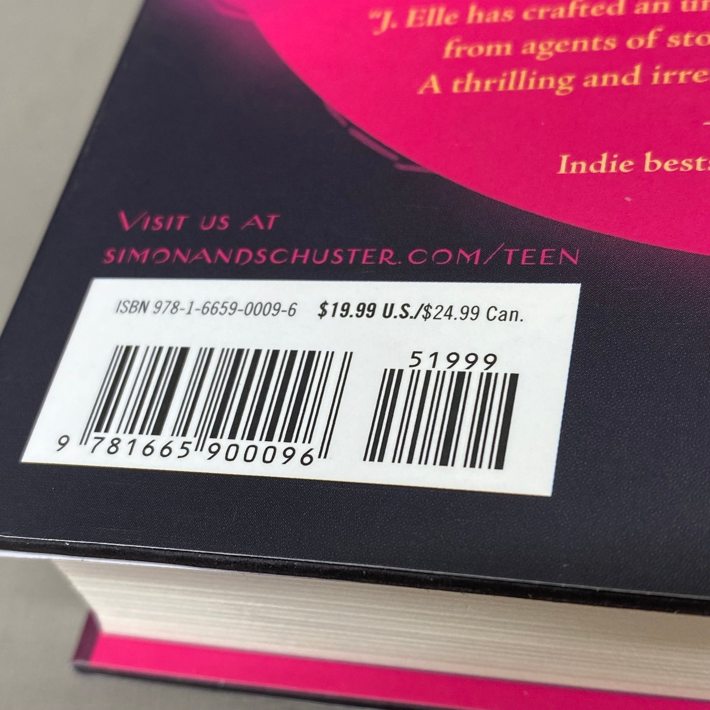 SIMON & SCHUSTER J. Elle; Wings Of Ebony Exclusive Edition 368 Pages
