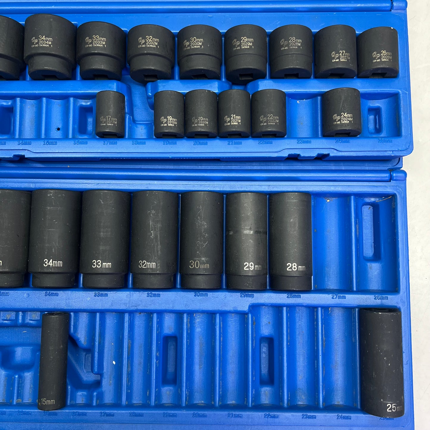 GREY PNEUMATIC CORP Metric Master Sets Alloy Steel Painted 1326MD 1326M (Used)