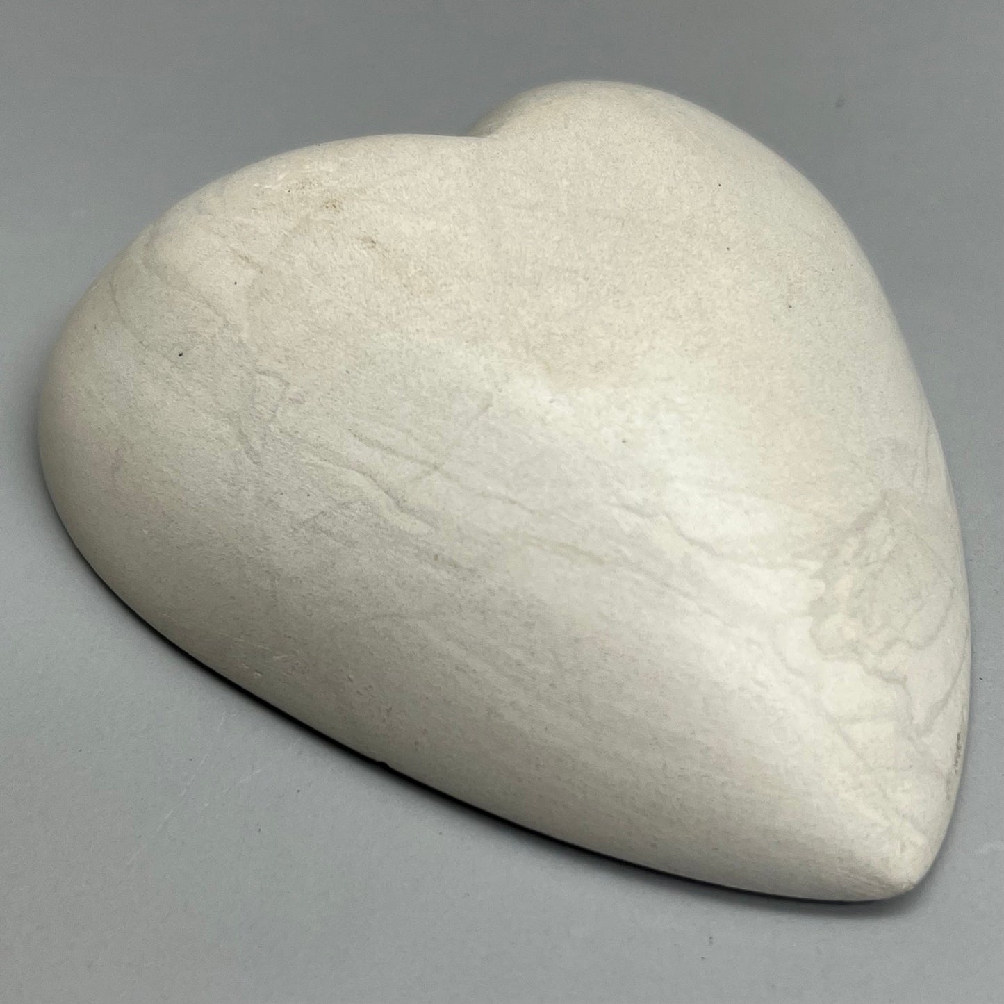 KALALOU Hand-Carved Stone Heart Bowl - White A6199