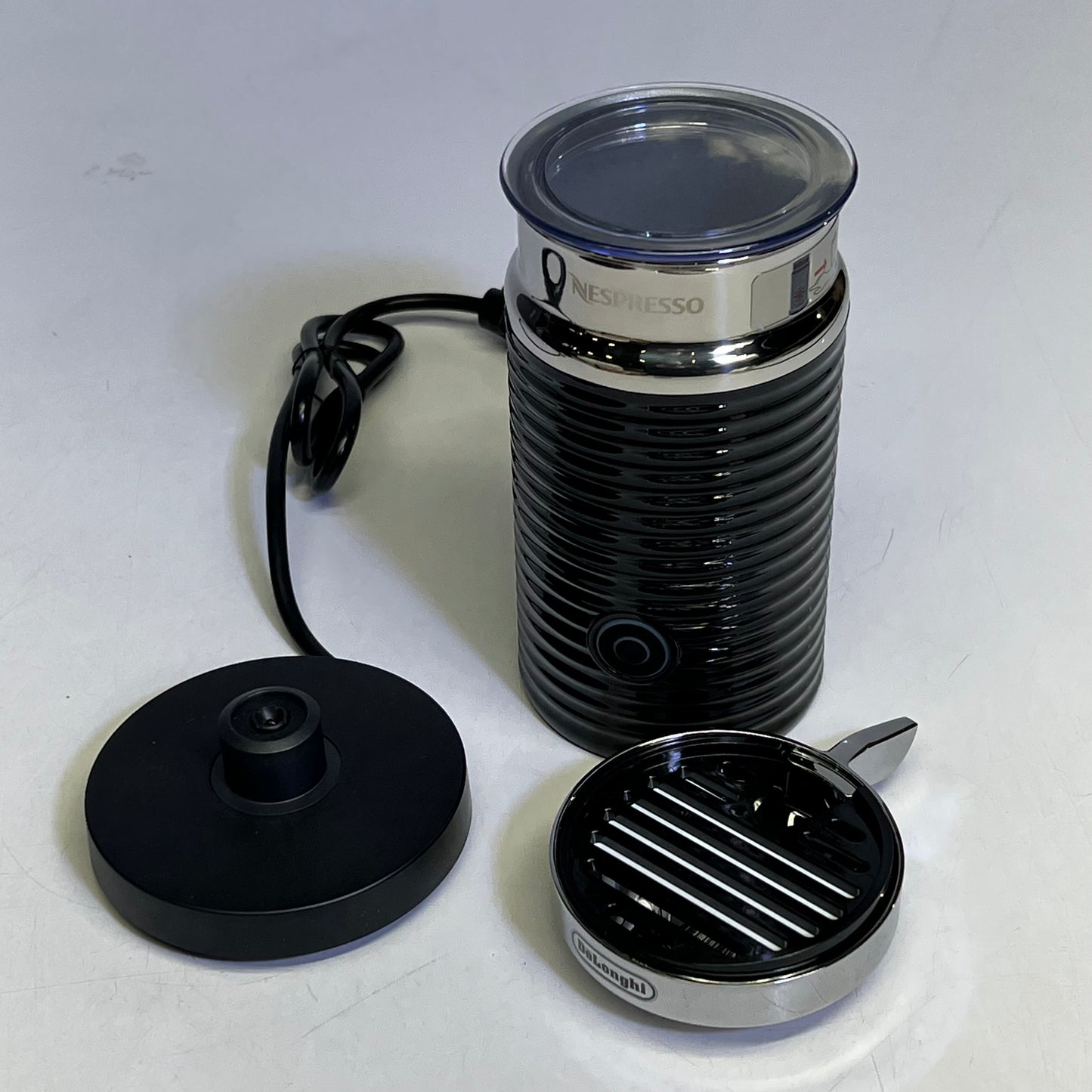 NESPRESSO Ultra Quiet Vertuo Next By De'longhi Coffee Kit Black/Silver ENV120CAE