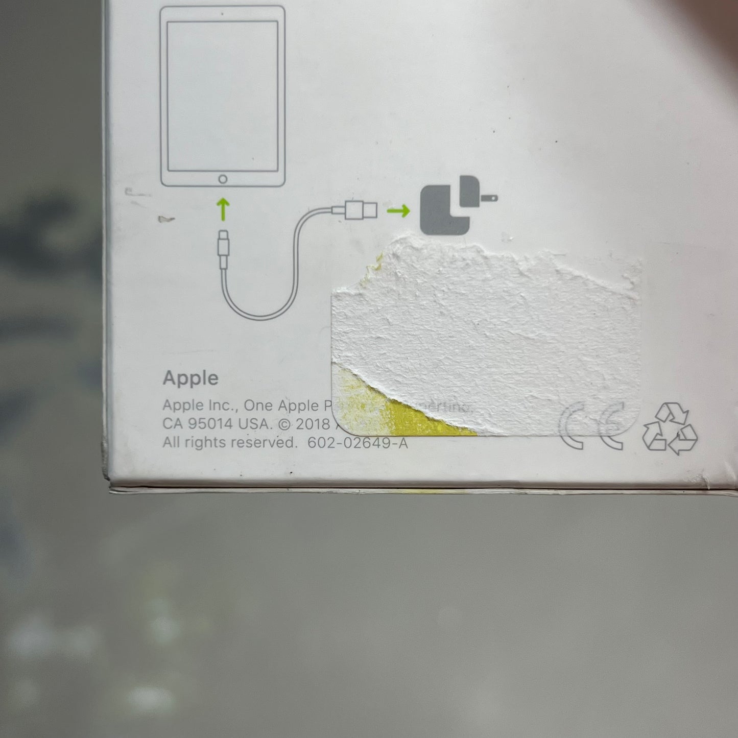 APPLE Compact Fast Charging USB Power Adapter 12 Watt White MGN03AM/A (Return)