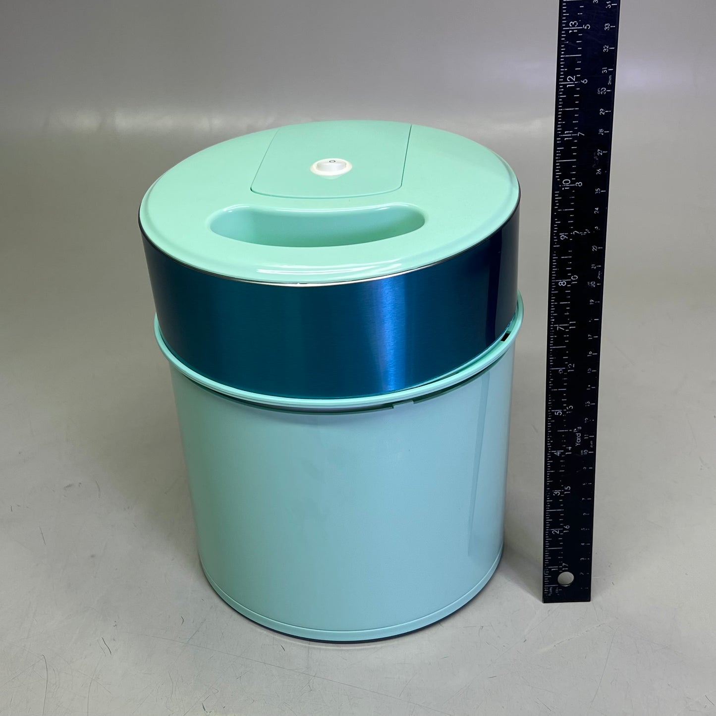 DASH Family Size Deluxe Gelato & Ice Cream Maker Makes 4 Pints Aqua DIC200GBAQ04