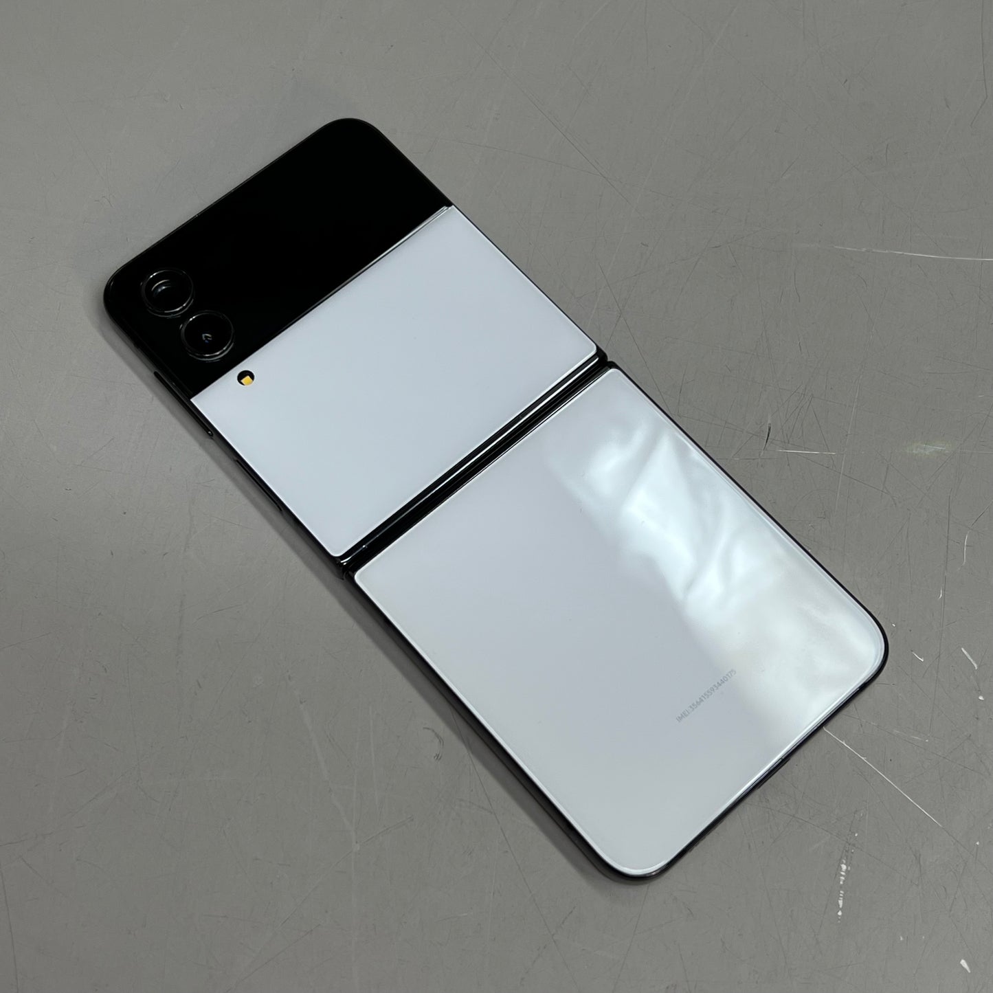 SAMSUNG Z Flip 4 Smartphone 128GB 6.7" Display White (Pre-Owned)