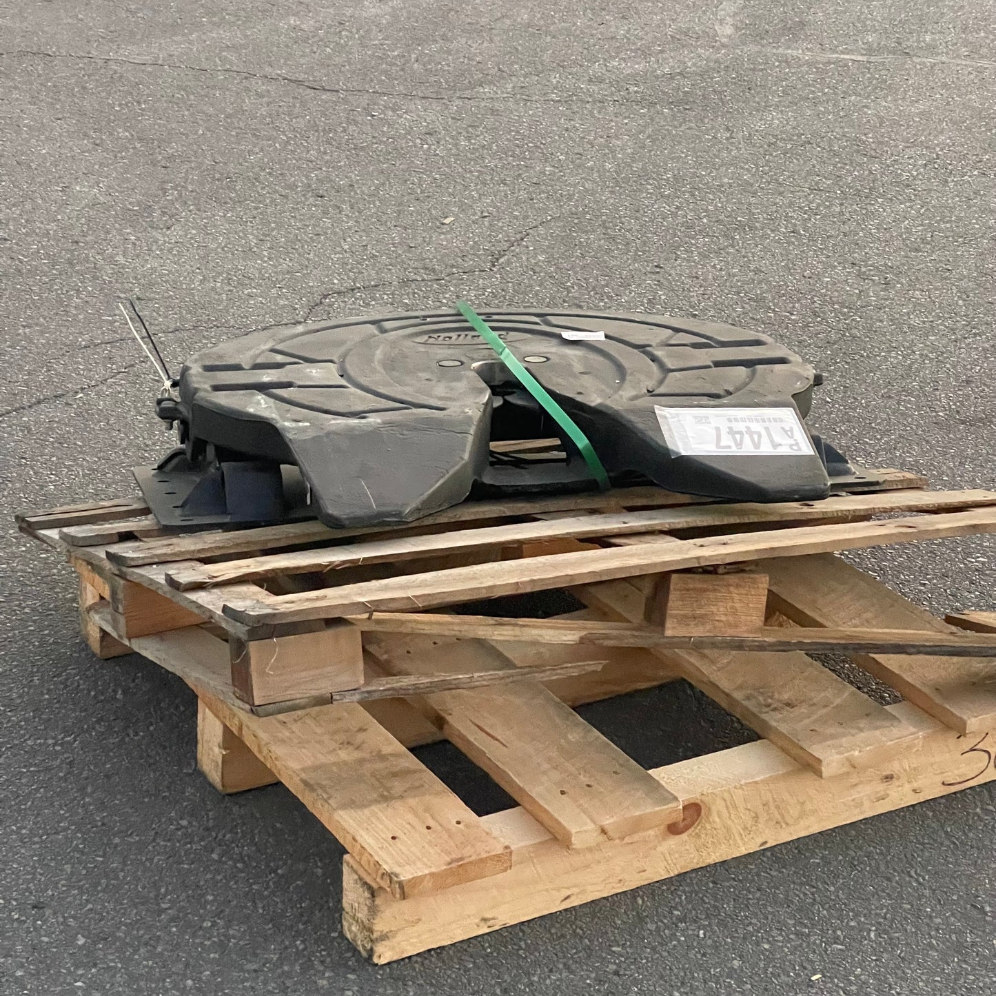 HOLLAND Fifth Wheel Assembly FW35 Flat Plate 5.7 FW35-S12360-1