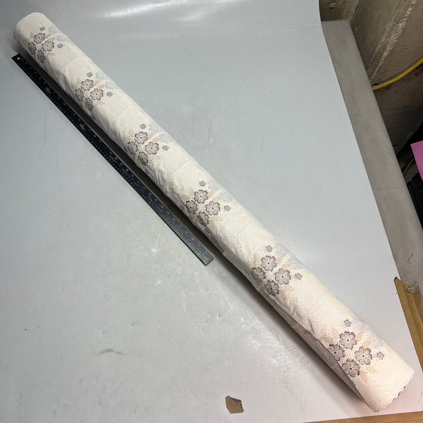 PVC Diamond Quilt With Floral Accents Table Cloth 54"x60' White/Brown LA-0489AI