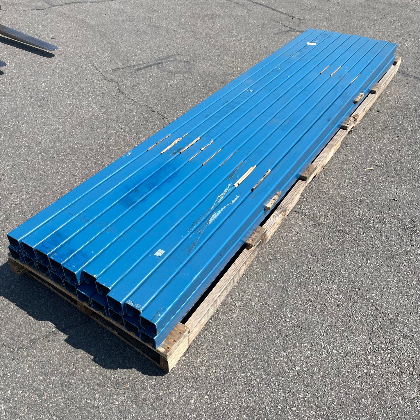 UNIBILT Enclosed Track Conveyor Components 10'x3"x2.5" Blue