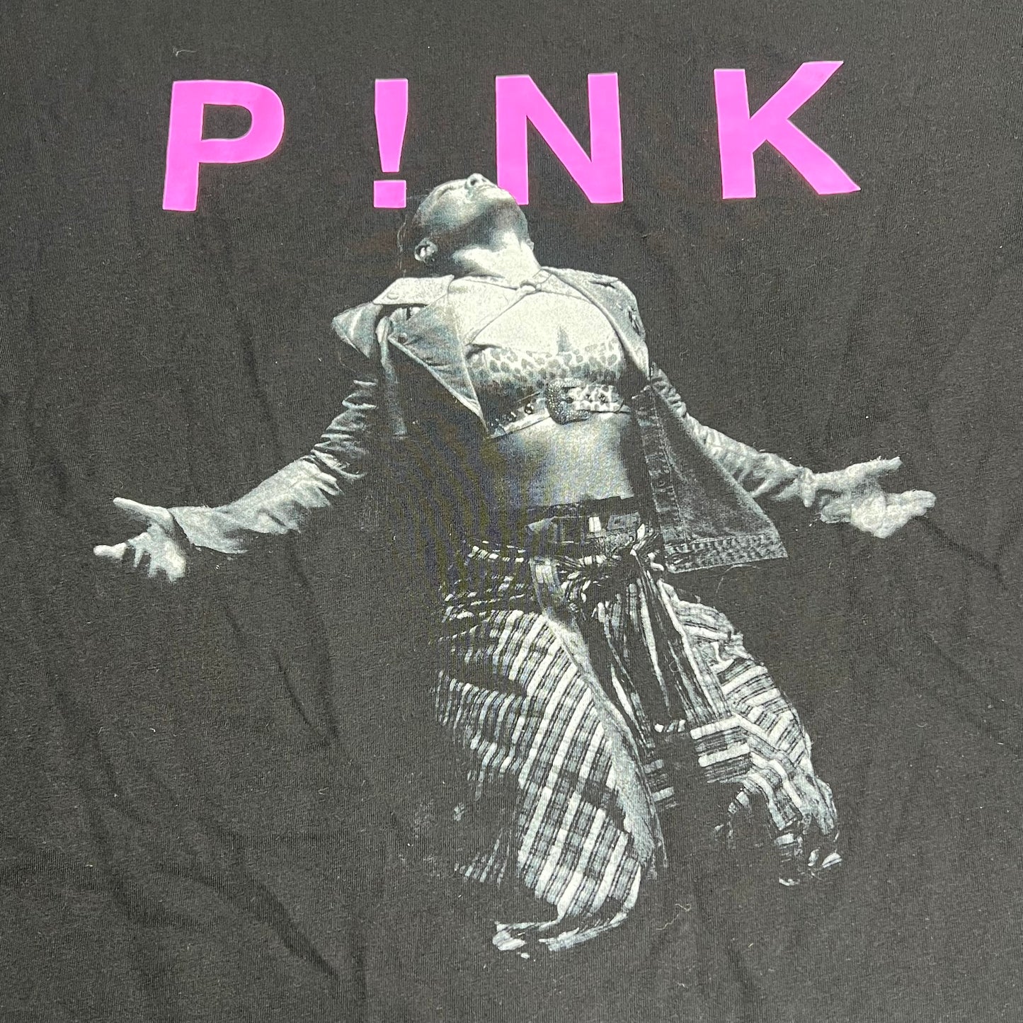 PINK Summer Carnival Tour 2023 Graphic Tee Shirt Women's Sz XXL Black/Pink
