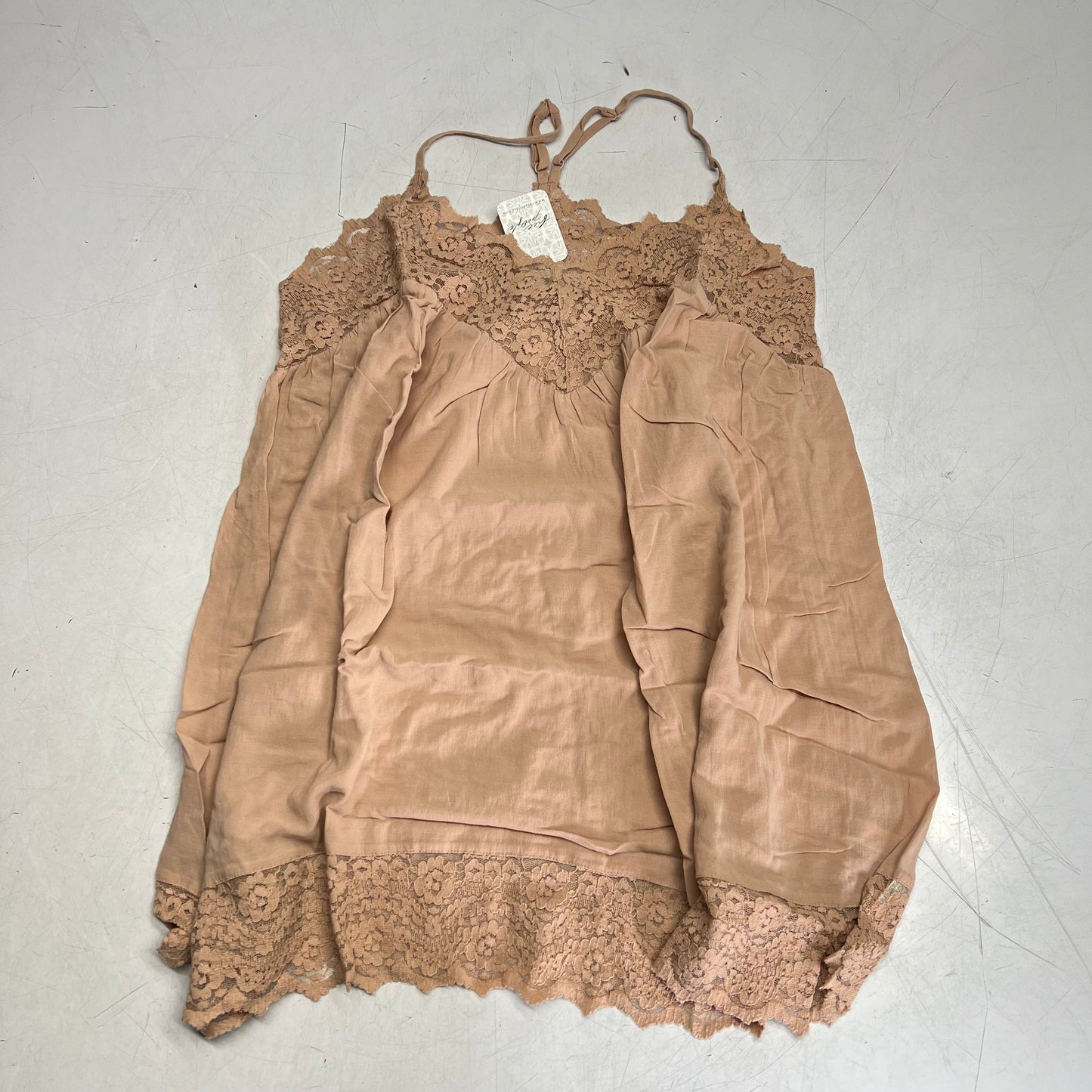 ZA@ FREE PEOPLE Fiona Lace Trim Slip Dress Women's Sz S Blush Sand 102276042 (As-Is, Small Snag on Straps)
