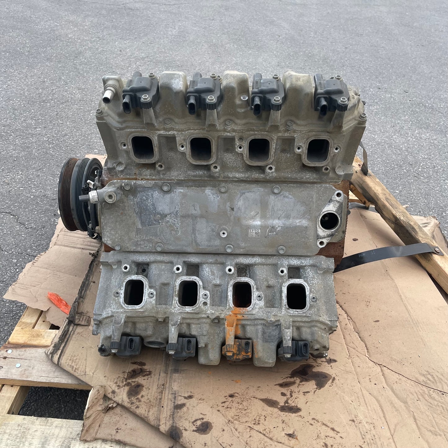 ZA@ Pallet of MIXED V8 Automotive Engine Assembly  (AS-IS)