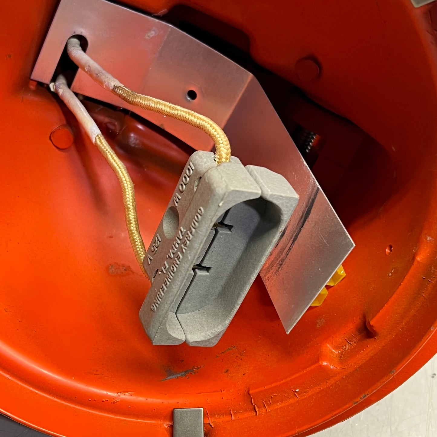 FLIGHT LIGHT Lampholder Kit Made For Department Of Transportation Orange PAR56