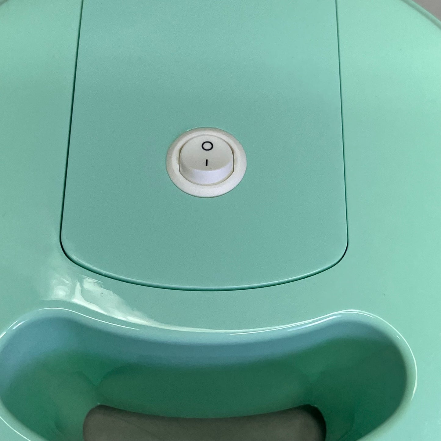 DASH Family Size Deluxe Gelato & Ice Cream Maker Makes 4 Pints Aqua DIC200GBAQ04