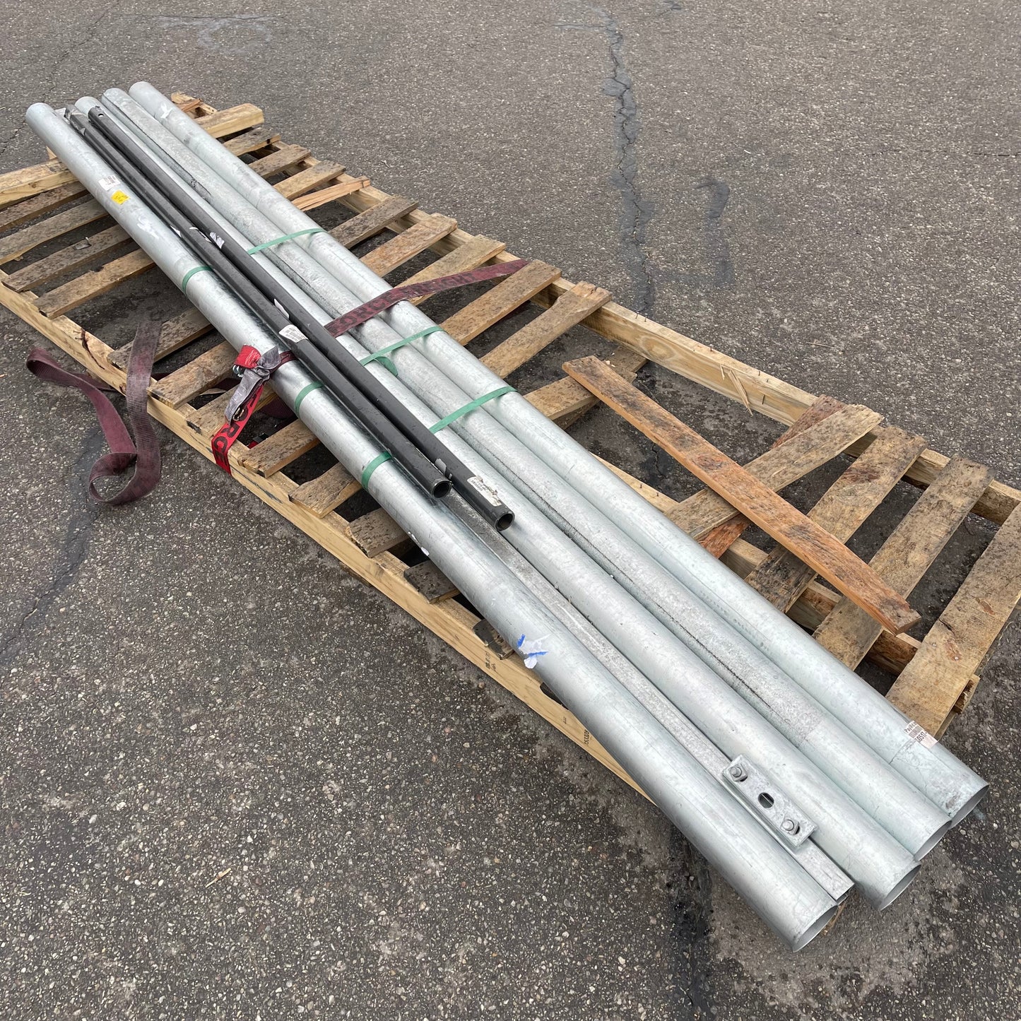 ZA@ Pallet of NUCOR Electrical Metallic Tubing 120” x 3.5” (AS-IS)