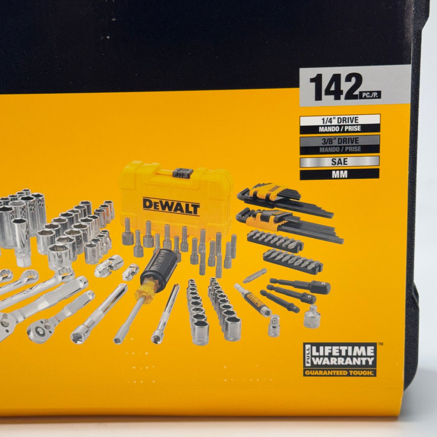 DEWALT 142-Piece Mechanics Tool Set – Polish Chrome Socket & Ratchet Set with Case DWMT45425