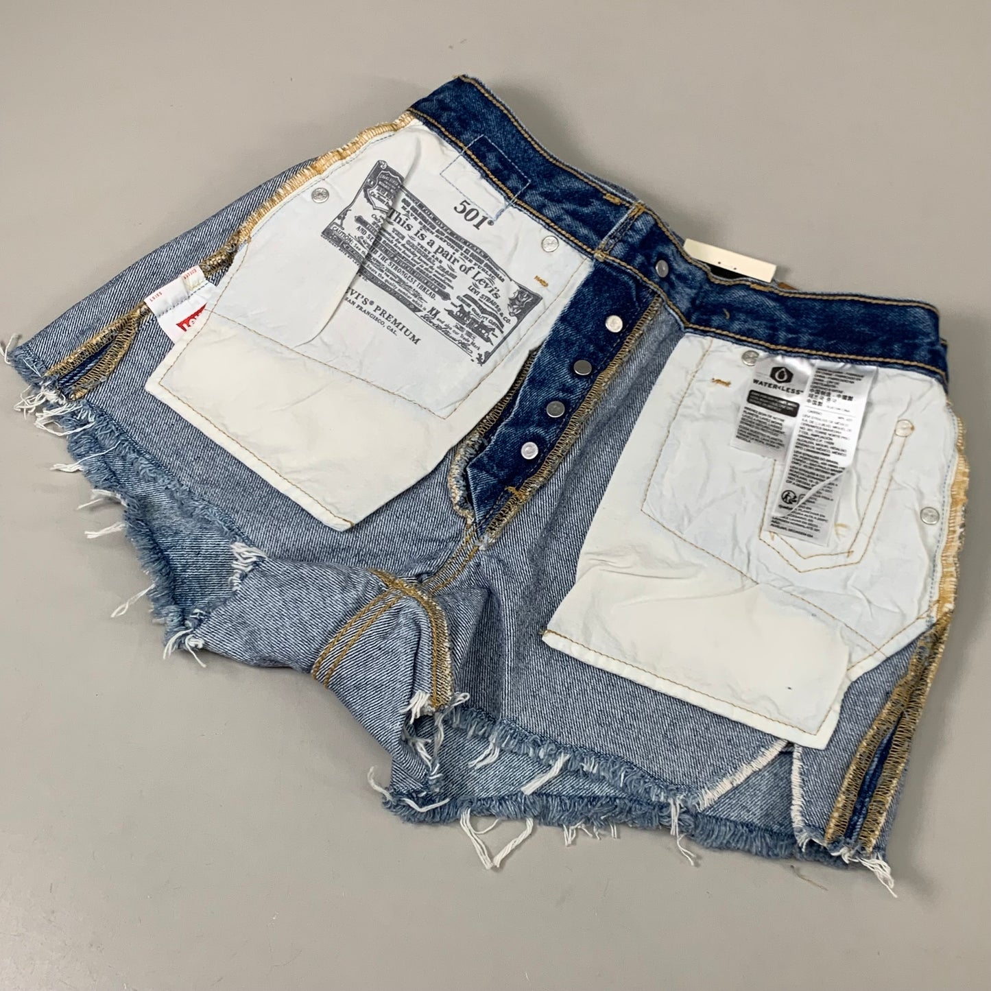 LEVIS 501 Original Fit High Rise Shorts Medium Wash Women's Sz 25 Mega Vibe Blue