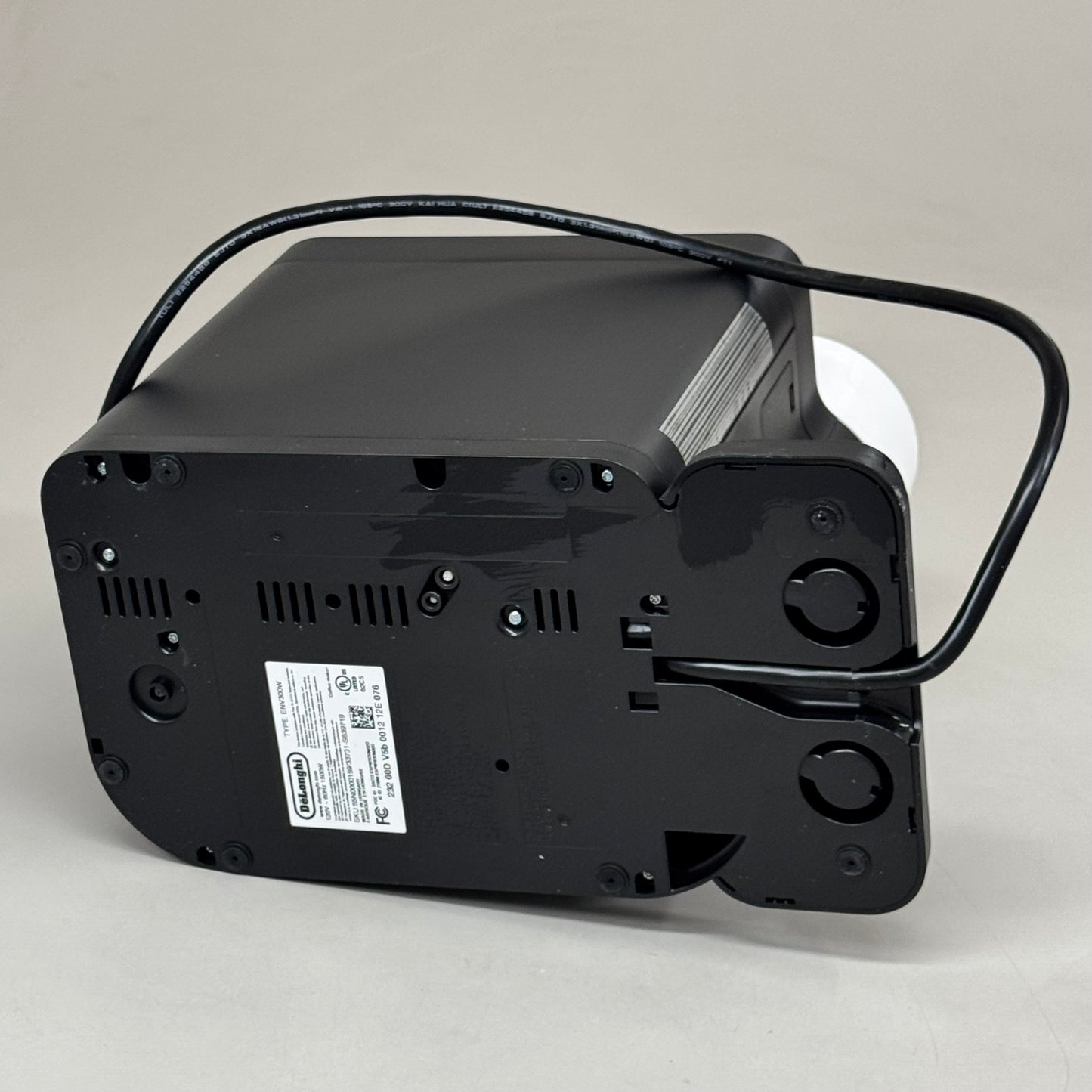 NESPESSO Vertuo Lattissima One-Touch Coffee Maker & Frother Matte White & Gloss