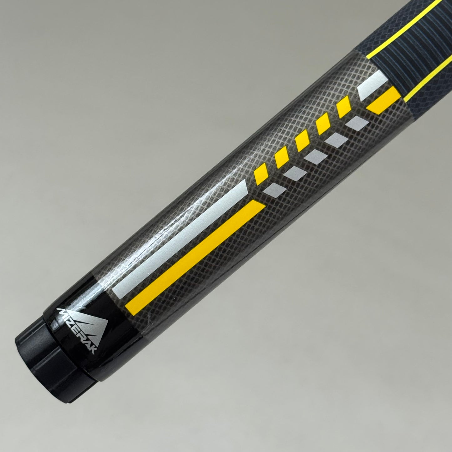 MIZERAK Premium Carbon Composite 3D Grip Cue 58" (Distressed Packaging) P1883B