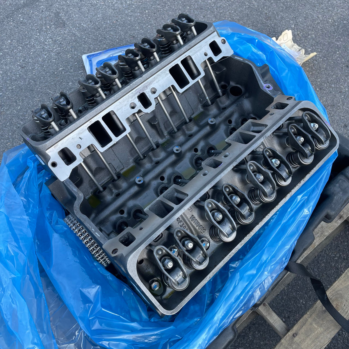 GM Remanufactured Small Block V8 Engine Longblock 5.7l (chevy 350?)