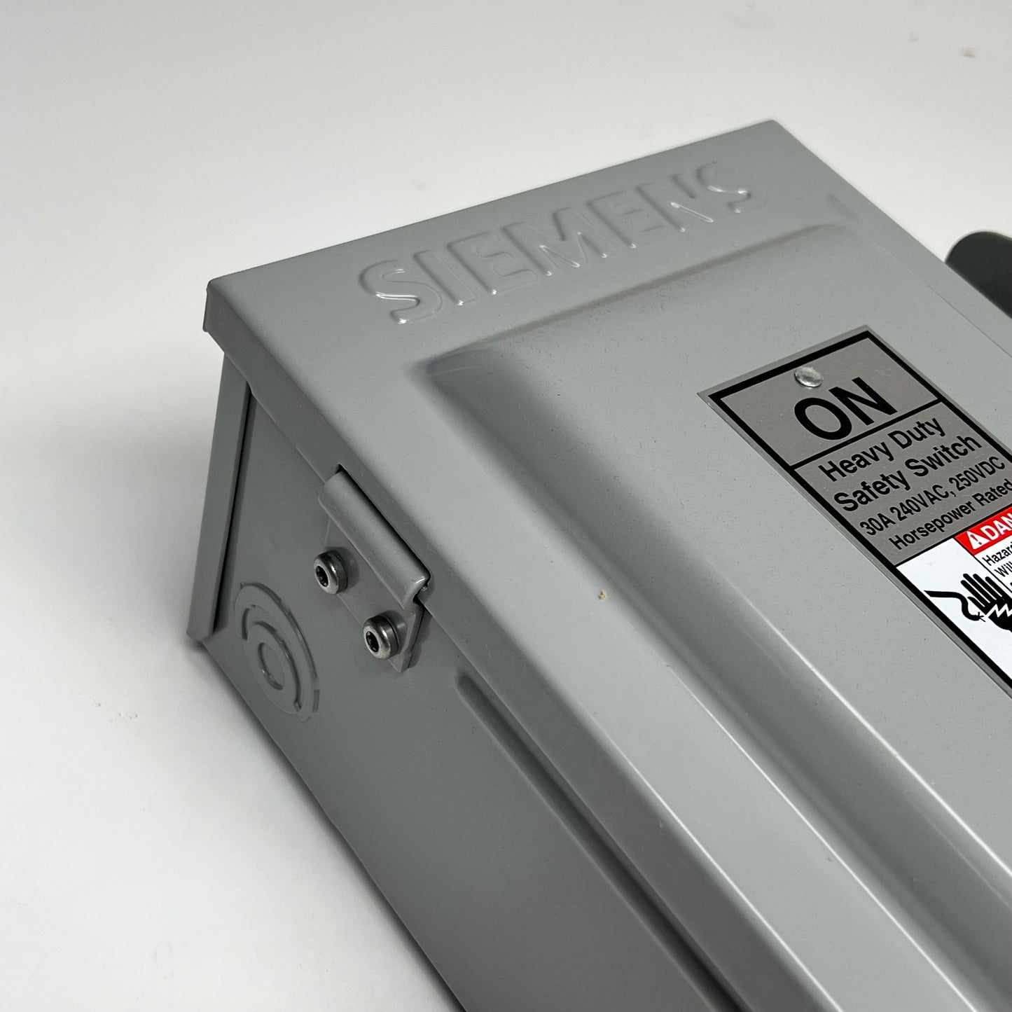 SIEMENS 30 Amp 3-pole Heavy Duty Fusible Safety Switch 240 VAC/250VDC HF321N