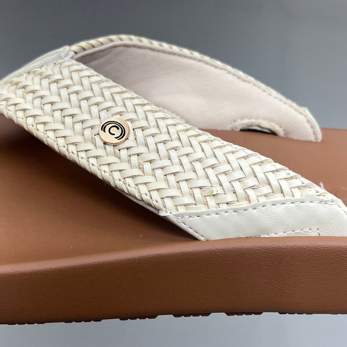 COBIAN Palmilla Braided Synthetic Leather Strap Women's Sz 7 EU 37 Cream PAL25-110-7