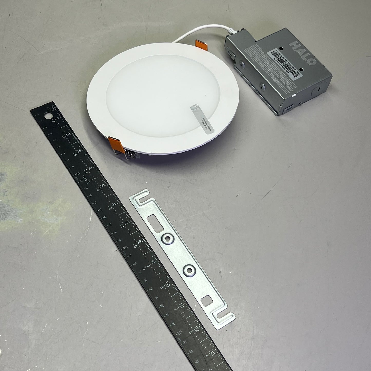 HALO Ultra Thin Canless Downlight Slim Edge  6" 1140 Lumen HLBPH6099FS1EMWR