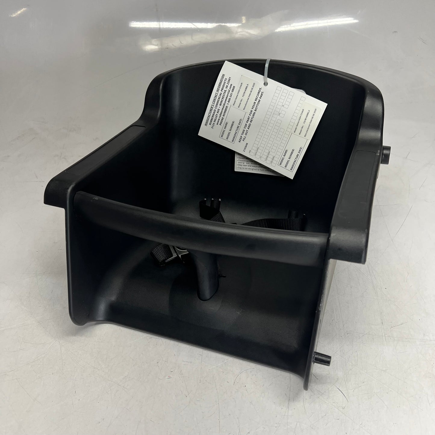 RUBBERMAID Microban Antimicrobial Sturdy High Chair 29"H x 23"W Black FG781408