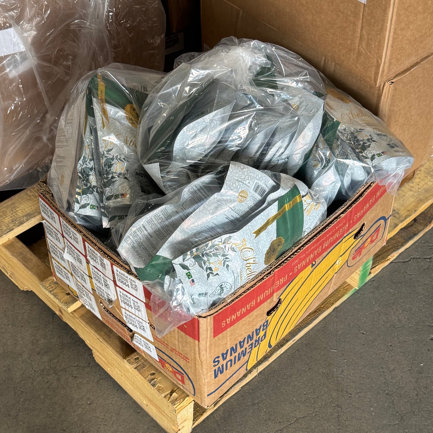 ZA@ Pallet of MIXED Chamomile, Clean up Kit Blue, Industrial Filter Media Roll Grade, Shipping Boxes, Etc… (AS-IS)