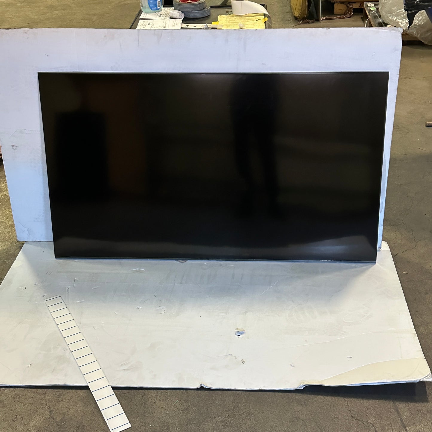 SAMSUNG 70"x36" LCD Panel SDP Business Display