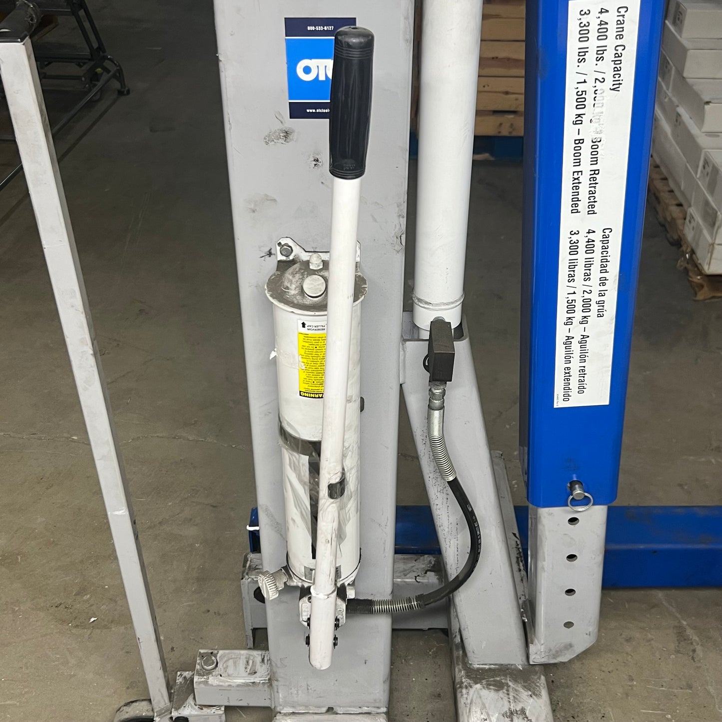 OTC Deluxe Floor Crane 1820 Capacity: 4,400 LBS Blue/Grey (AS-IS, Dirty)