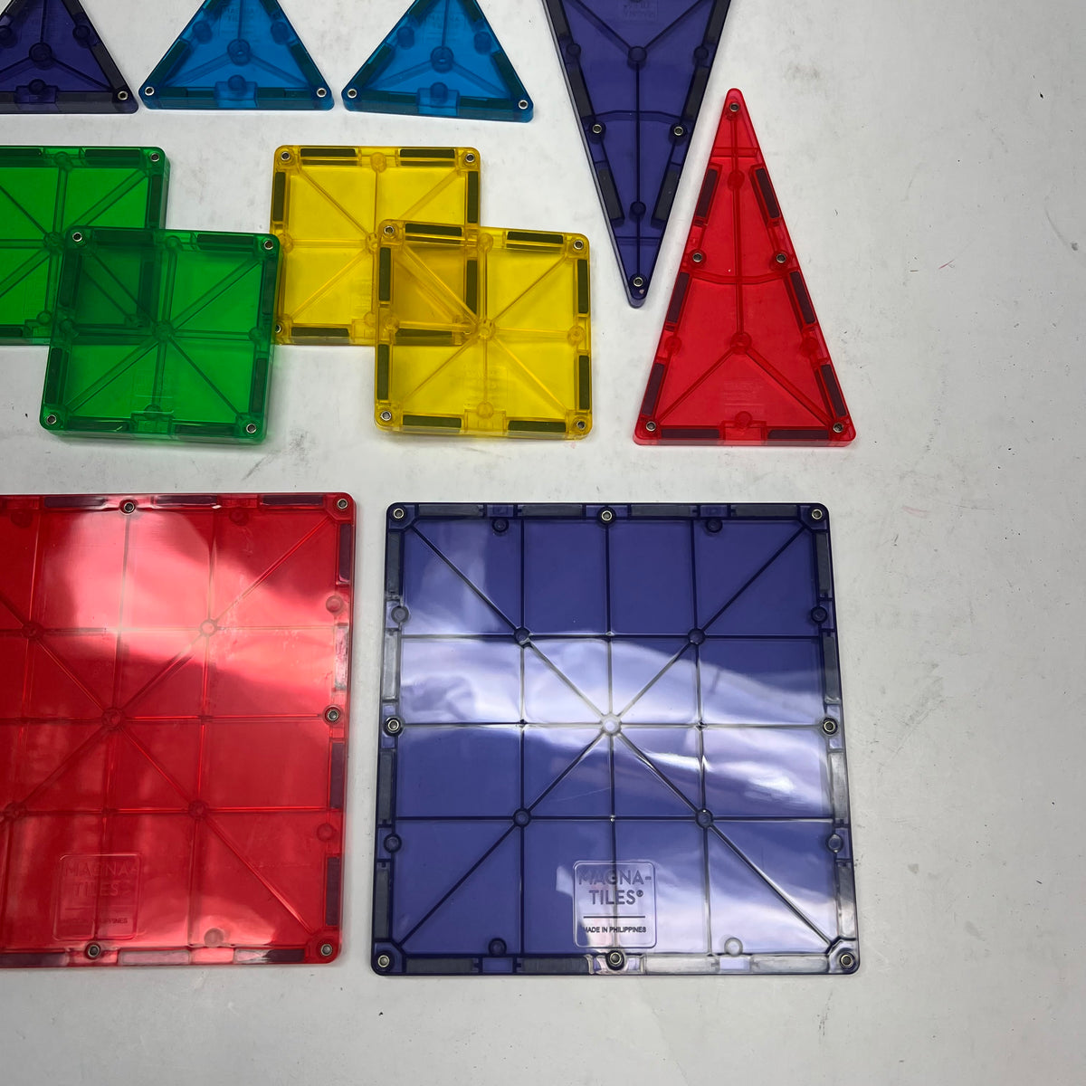 MAGNA-TILES Magnetic Building Tiles for Ages 3-99 32 Piece Set Multicolor 02132