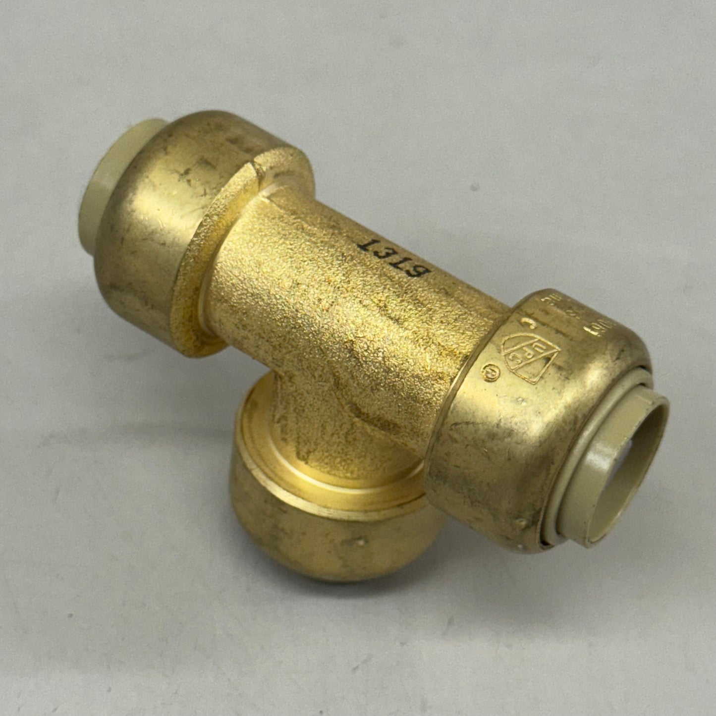 JONES STEPHENS  Push Global Brass Tee 1/2" Brass C77440LF