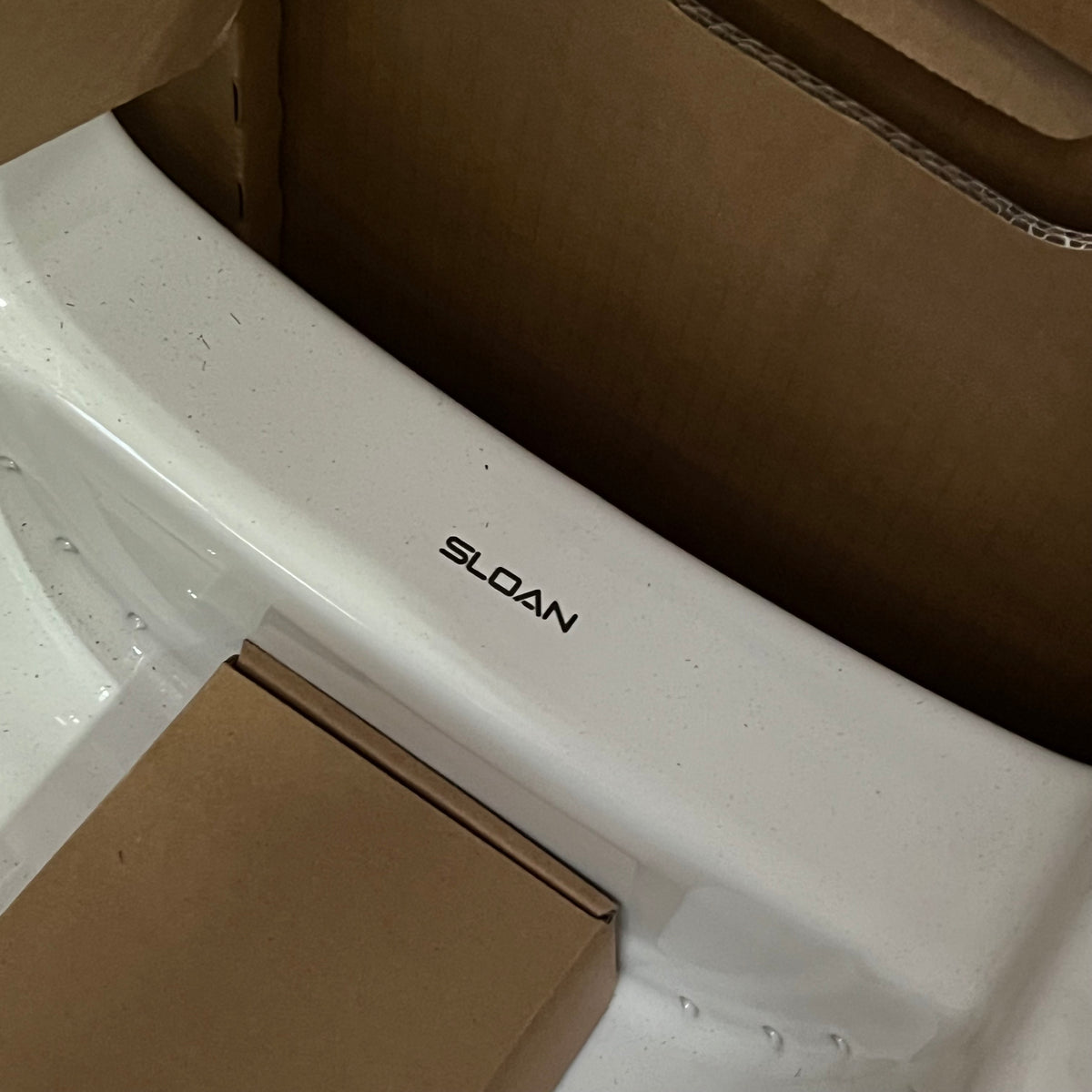 SLOAN Std Urinal Universal Rear Spud 0.125 - 0.5 GPF 14-1/4"D 17-1/4"W 11|01019