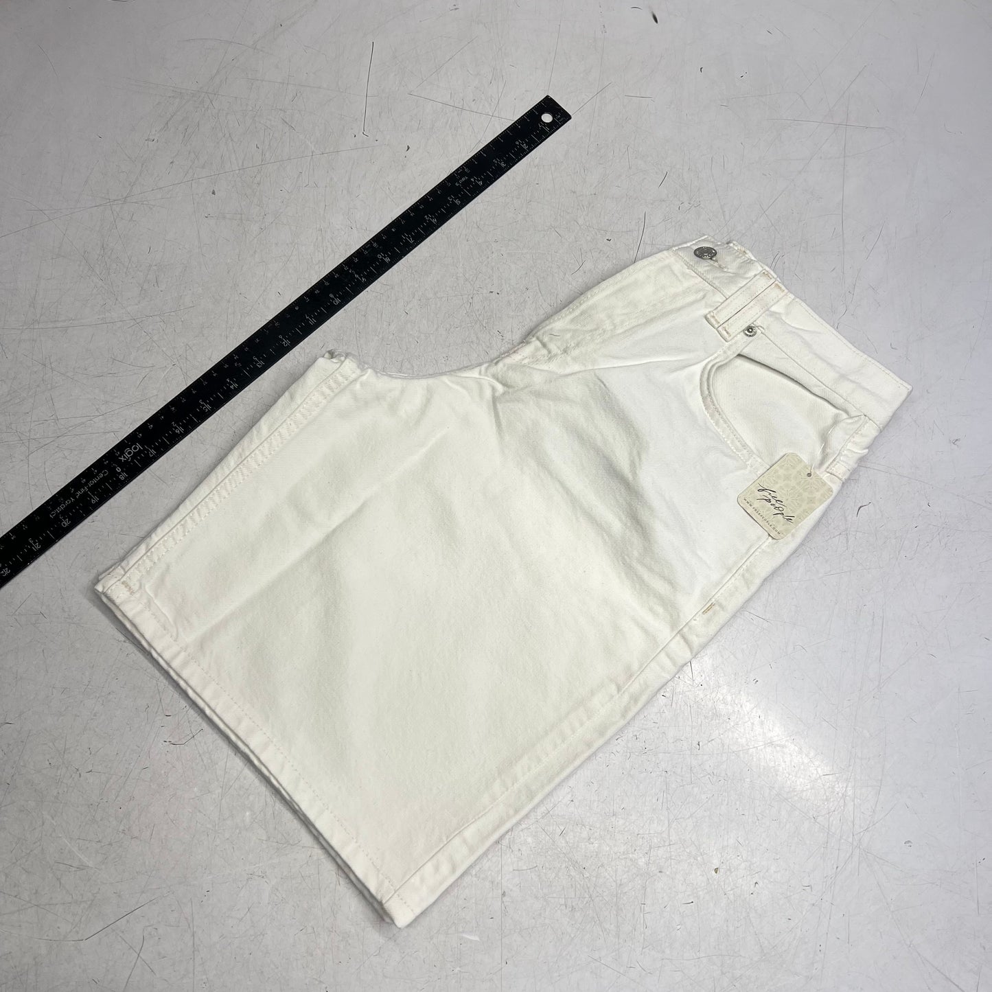 FREE PEOPLE We the Free Montana Shorts Knee Length Women's sz 27 White OB2181075
