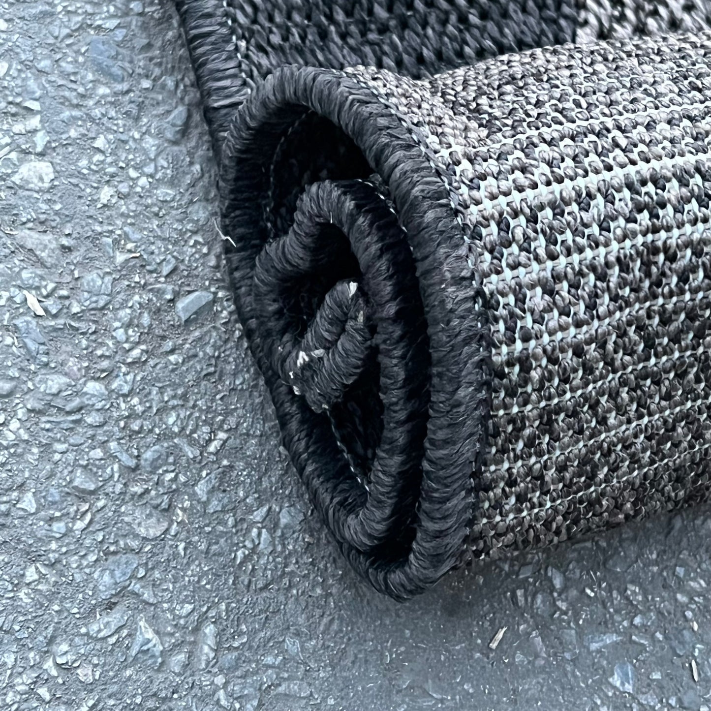 ZA@ GERTMENIAN Ravenna Indoor/outdoor Rug 6' 6" x 9' 6" Geo Border Charcoal G18721 (Return)