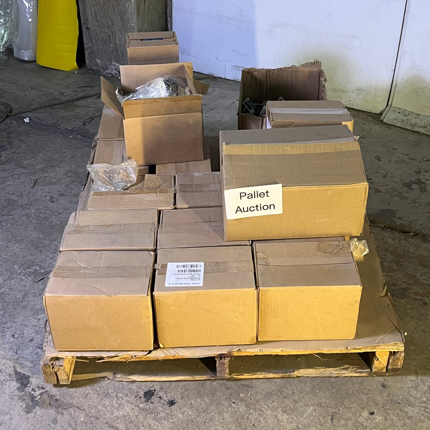 ZA@ Pallet of MIXED WIGGLES & WAGS Shareable Vanilla Cake, Omeprazole, Ibuprofen (AS-IS, Expired)