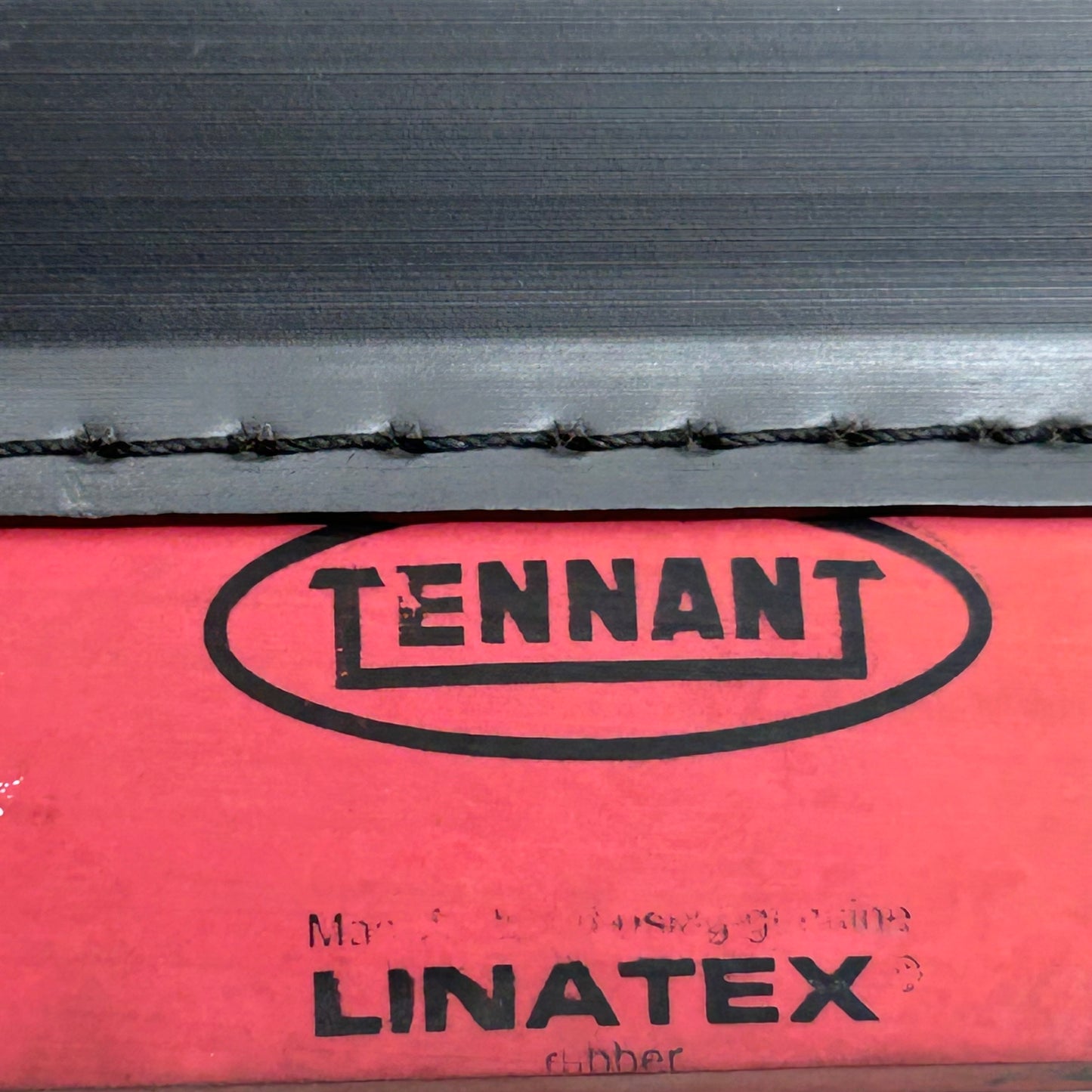 LINATEX Side Assy Squeegee Tennant Replacement 23" Red/Black 86859 (New Other-Shelf Wear)