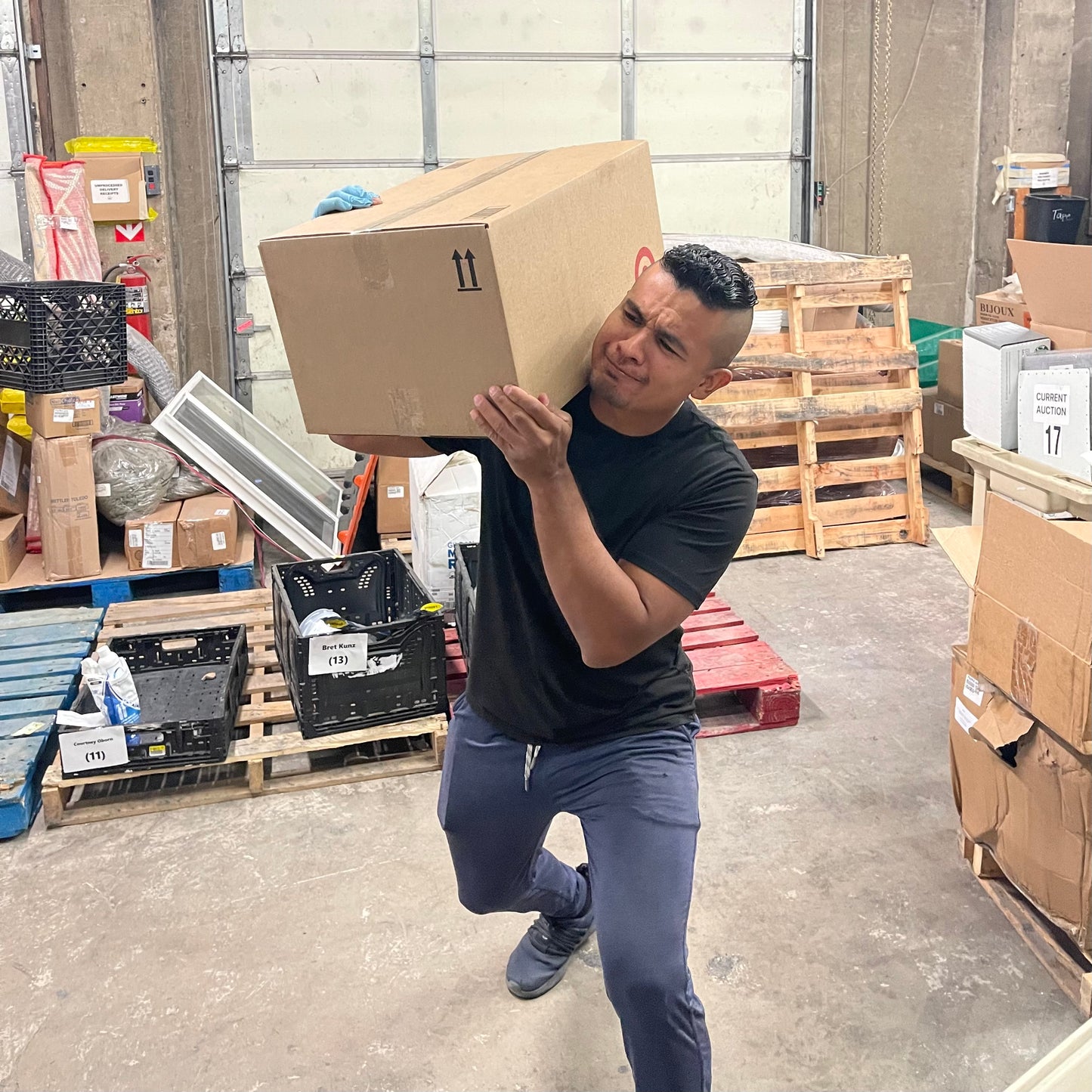ZA@ Pallet of TARGET Cardboard Boxes 20.5”x14”x11” (AS-IS)