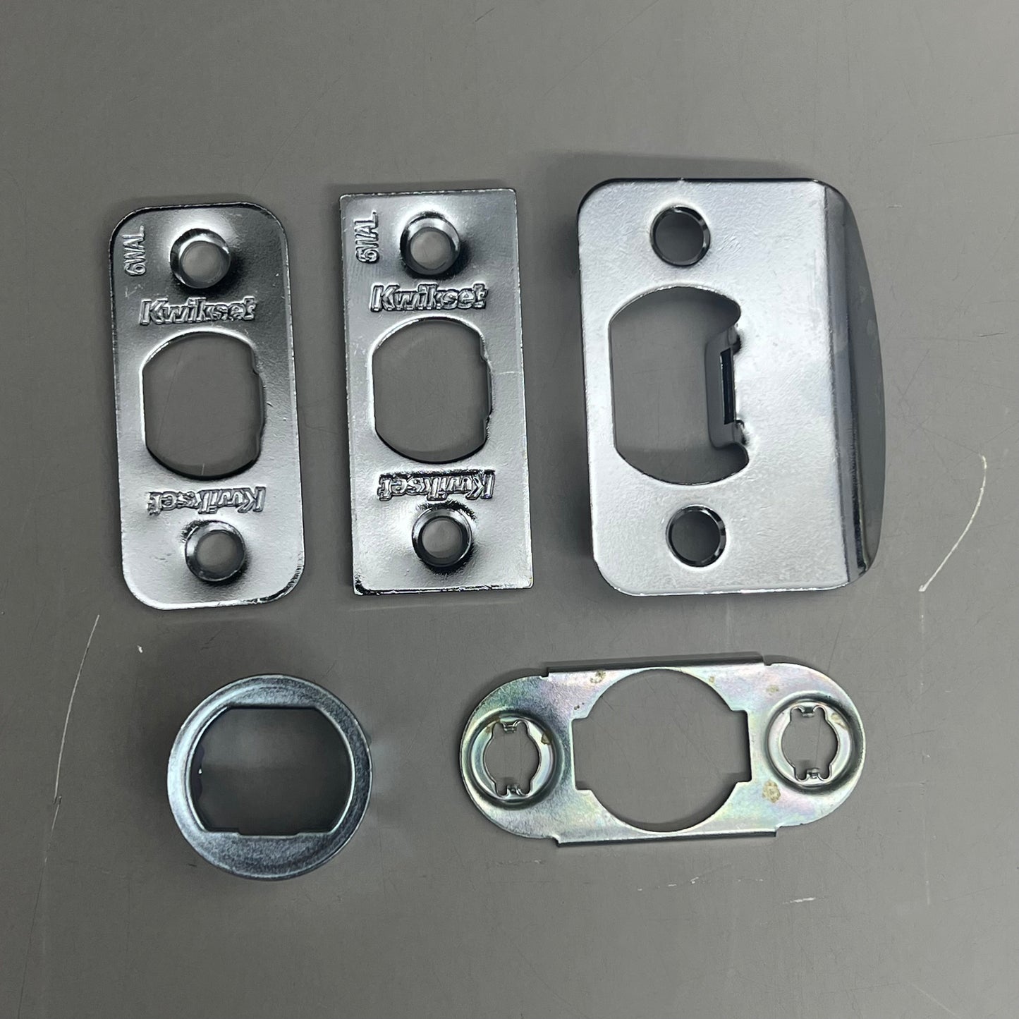 KWIKSET Passage Hancock Door Lock Knob 720H 26D Satin Chrome 97200956