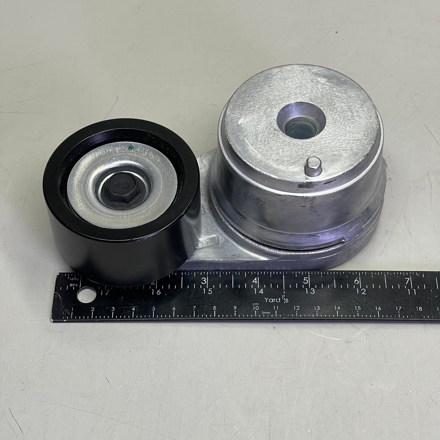 GATES FleetRunner Heavy-Duty Drive Belt Tensioner Steel & Black 38506