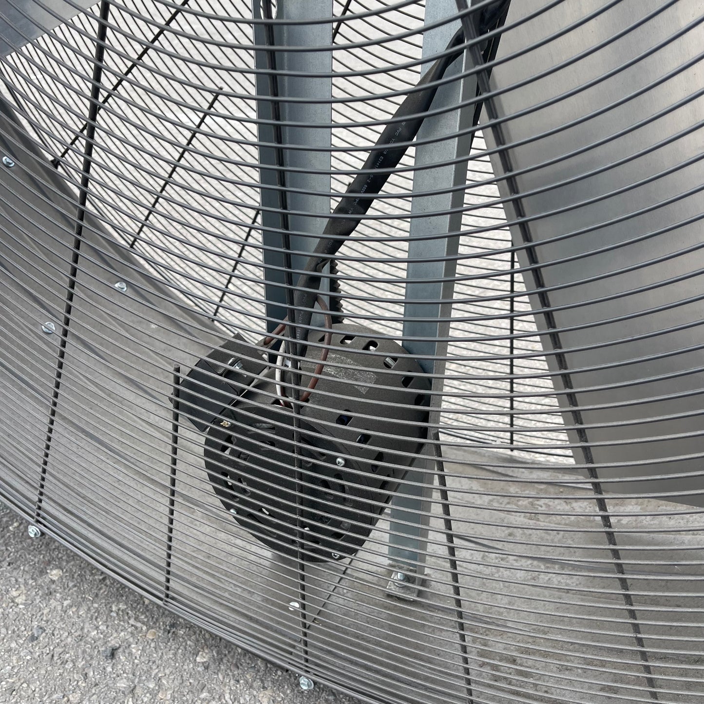Z@ VENTAMATIC Maxx Air Belt Drive Barrel Fan 60” BF60BDBLKP-4 (New)