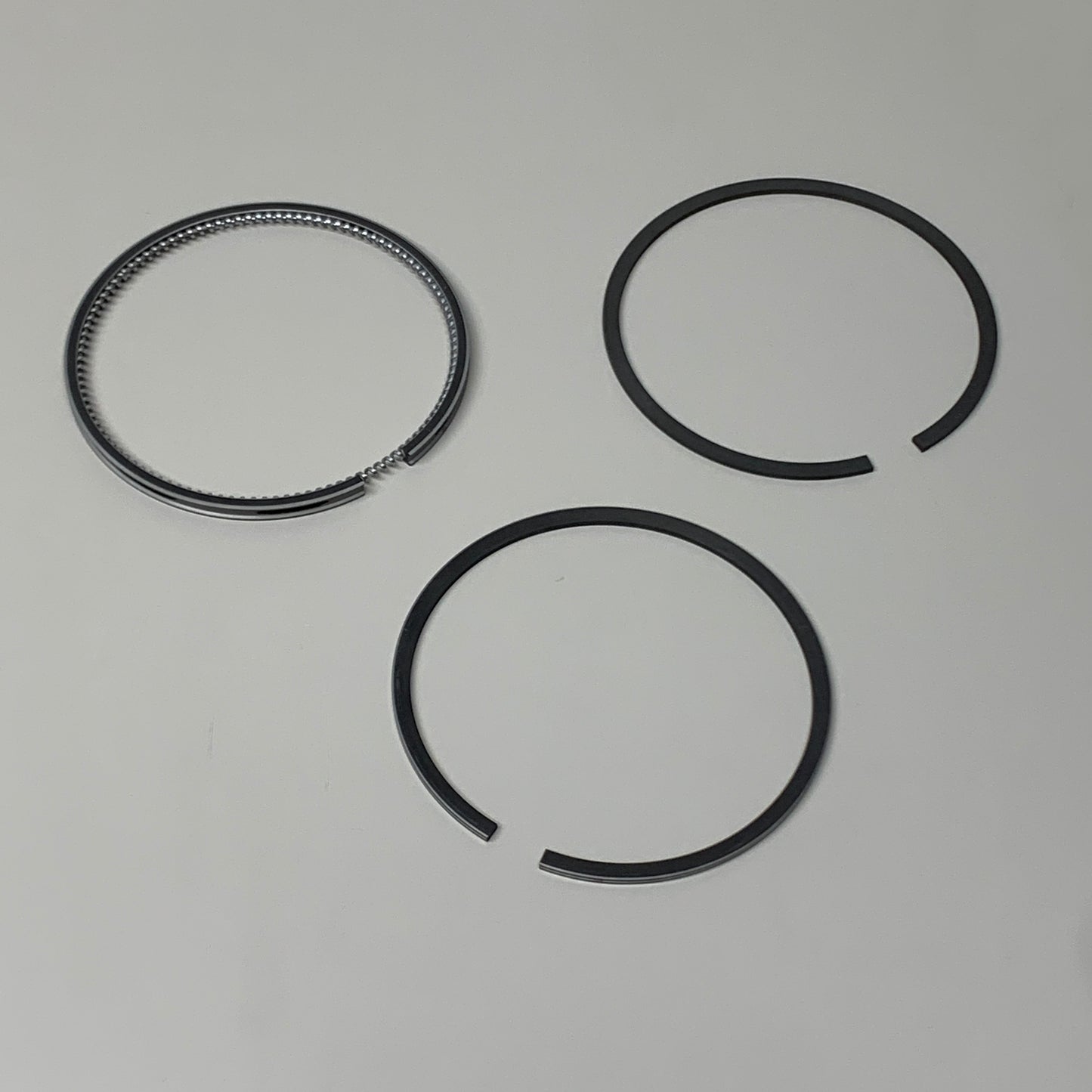 PISTON RING SET per Piston Std R-25-15127-00