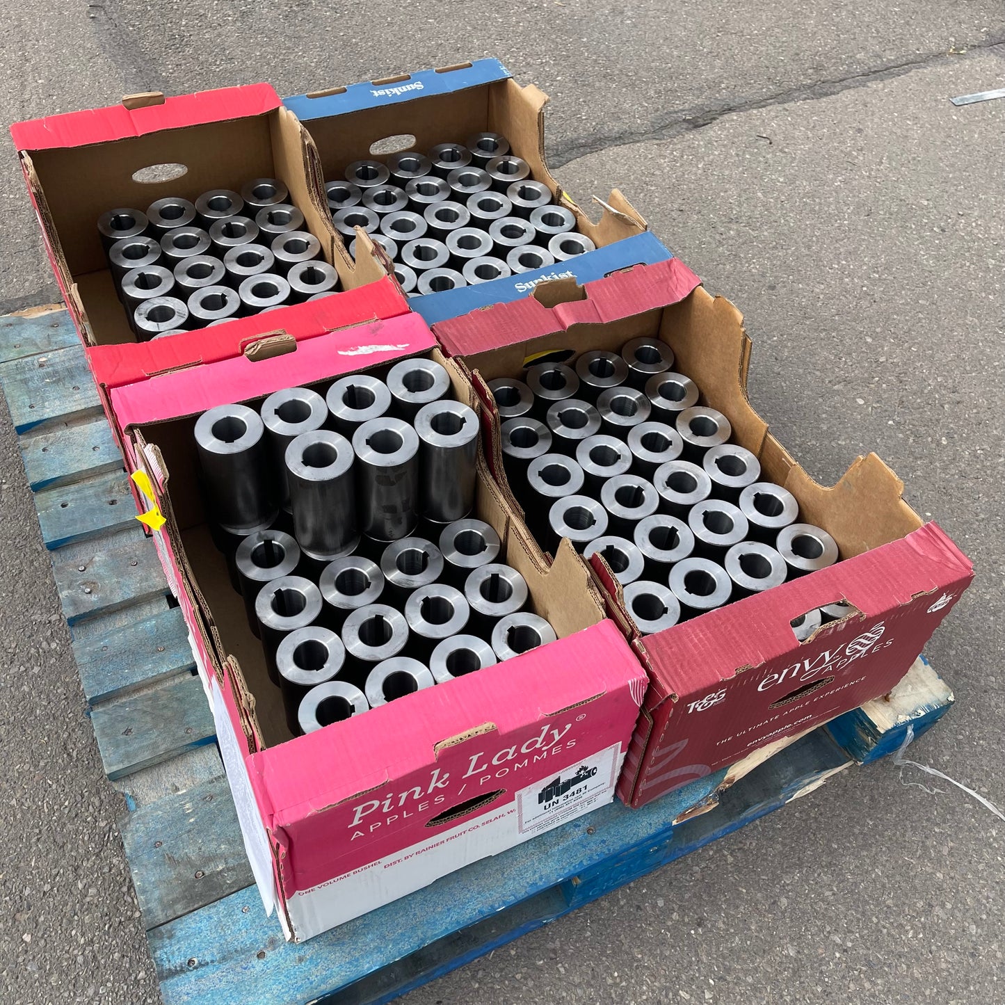 UNBRANDED Keyed Shaft Sleeve/Reduction Bushing/Rigid Coupling 5.5"L x 3"OD - 1.5"ID 1018 CF BAR ASTM A108