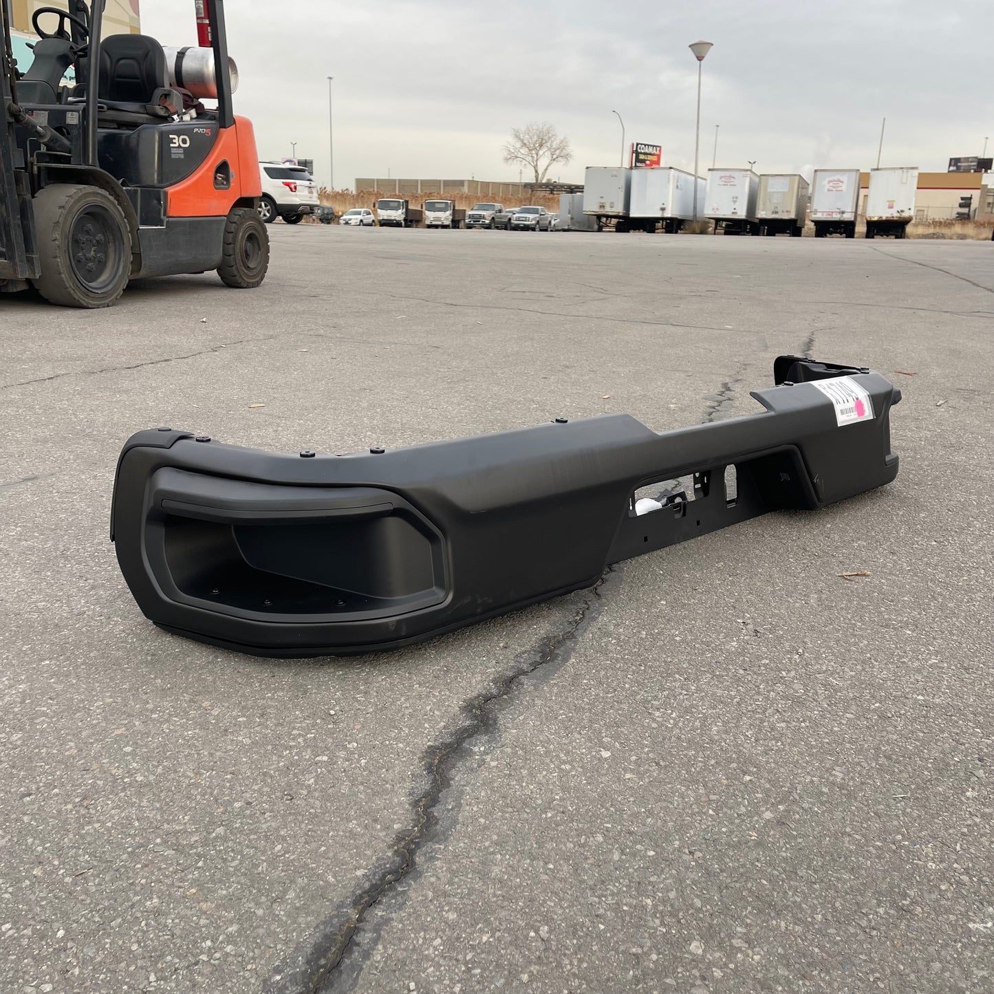 ZA@ Pallet of DIAMOND STANDARD Rear Bumper for Chevy Silverado 2500 (2019-2021) GM1103227DSC (AS-IS)