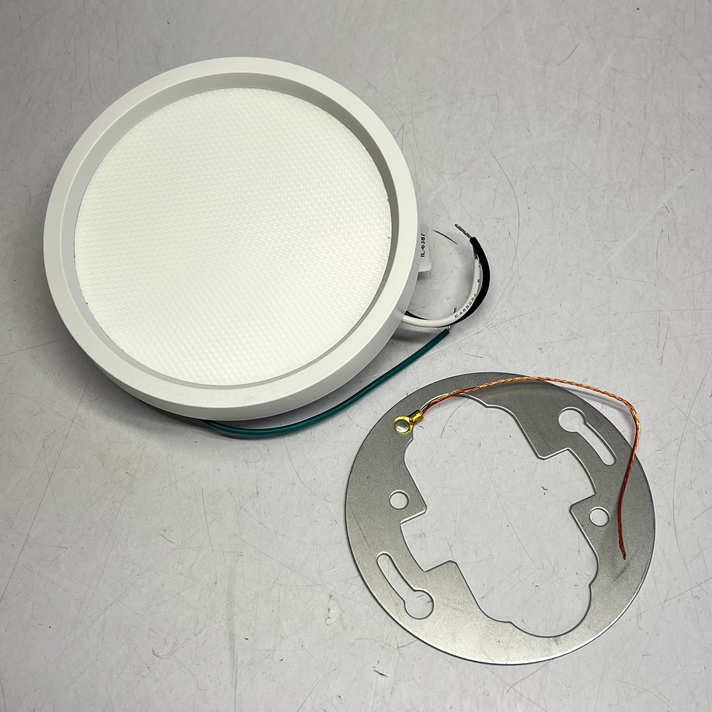 SIGNIFY Lightolier Surface Mounted Led  5" 600LM 90CRI 3000K White S5R930K7