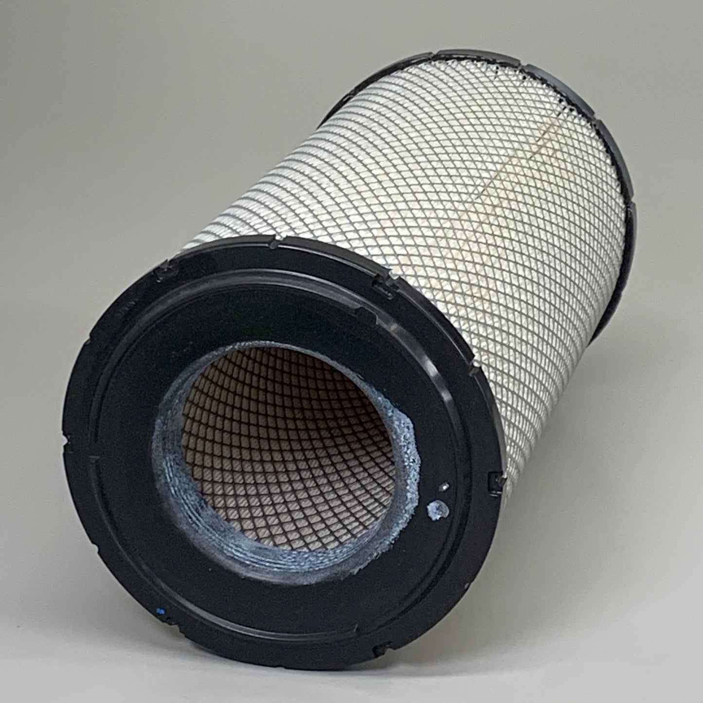 DONALDSON Filtration Solutions Primary Radialseal Pleatloc Feature Yellow P781039